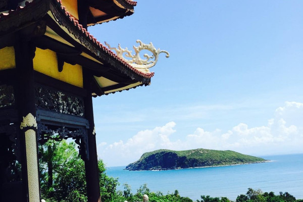 Du lịch Quảng Bình tìm về Vũng Chùa - Đảo Yến